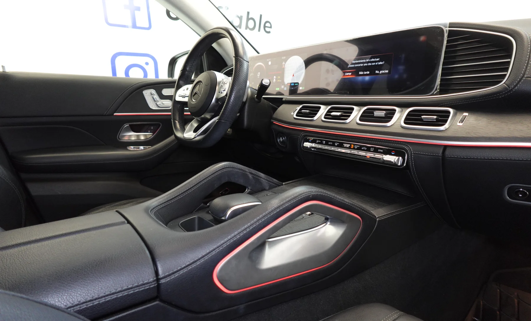 Mercedes-Benz GLE450 4Matic Coupe 2023 — interior 6 de 10