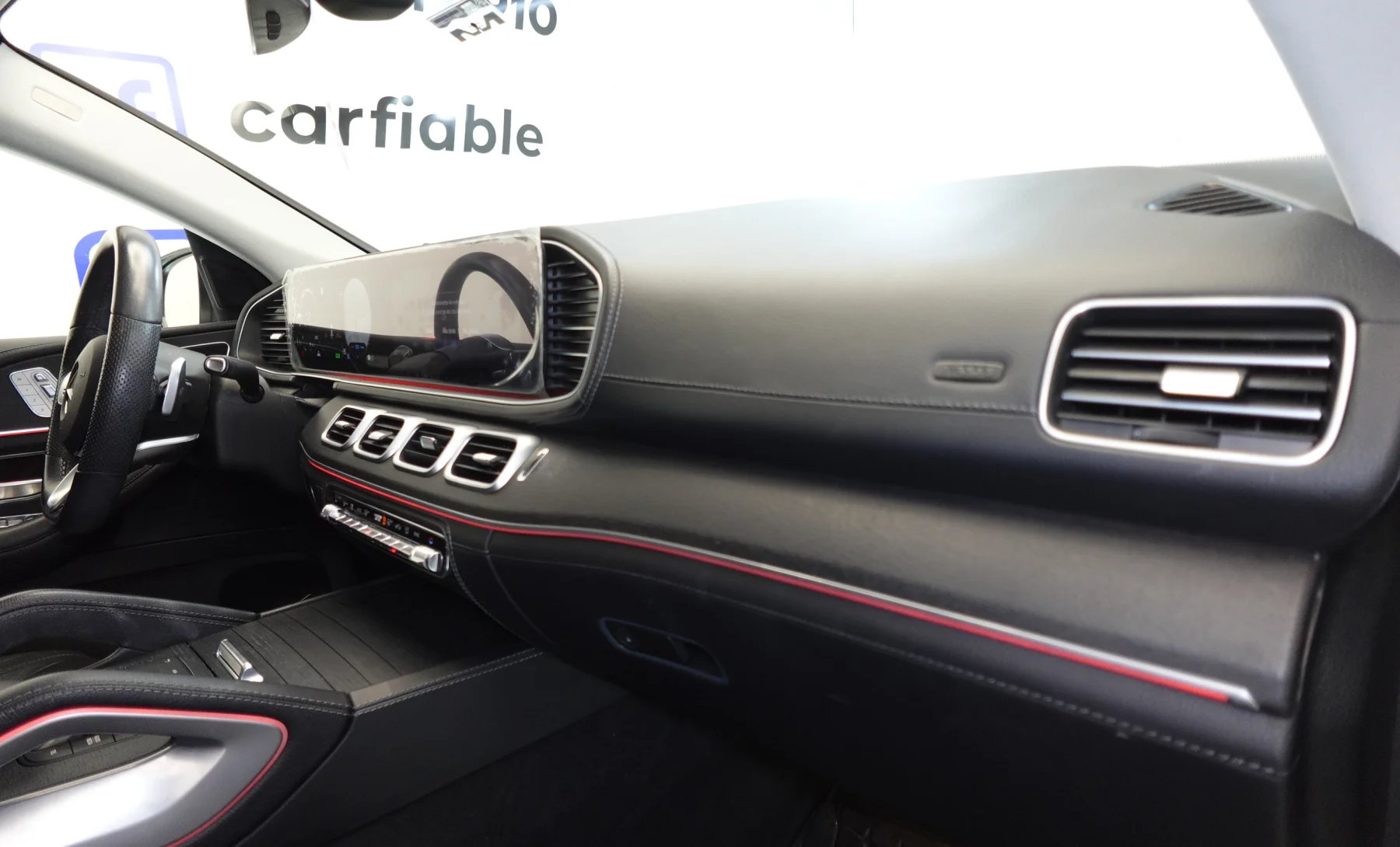 Mercedes-Benz GLE450 4Matic Coupe 2023 — interior 9 de 10