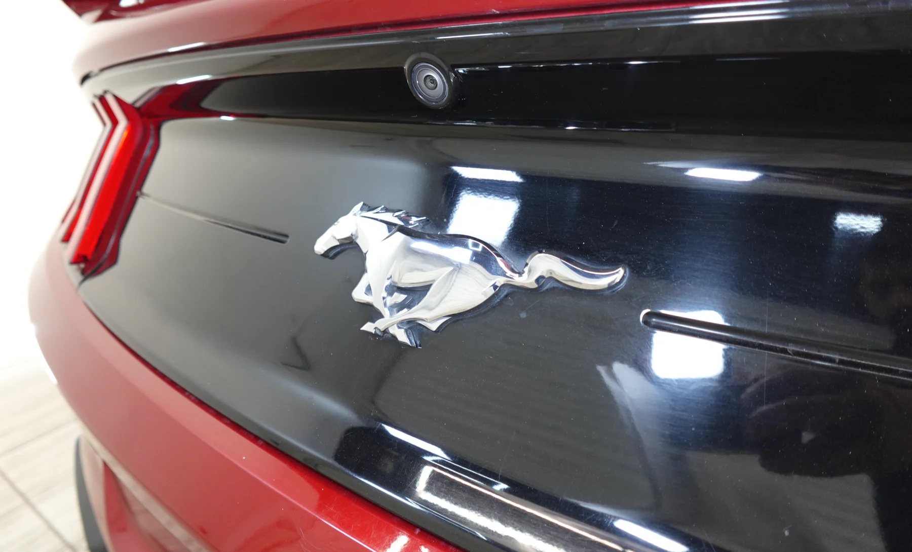 Ford Mustang EcoBoost Premium 2022 — exterior 9 de 10