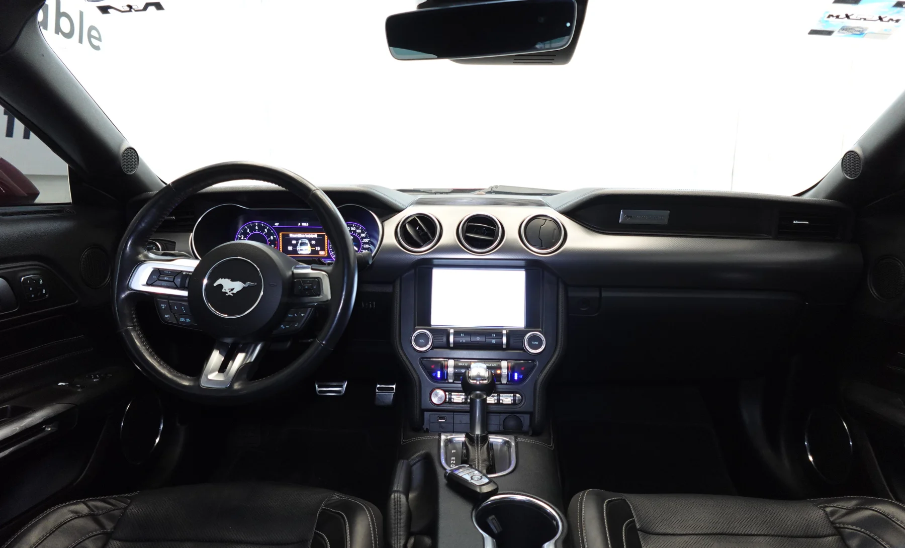 Ford Mustang EcoBoost Premium 2022 — interior 3 de 10