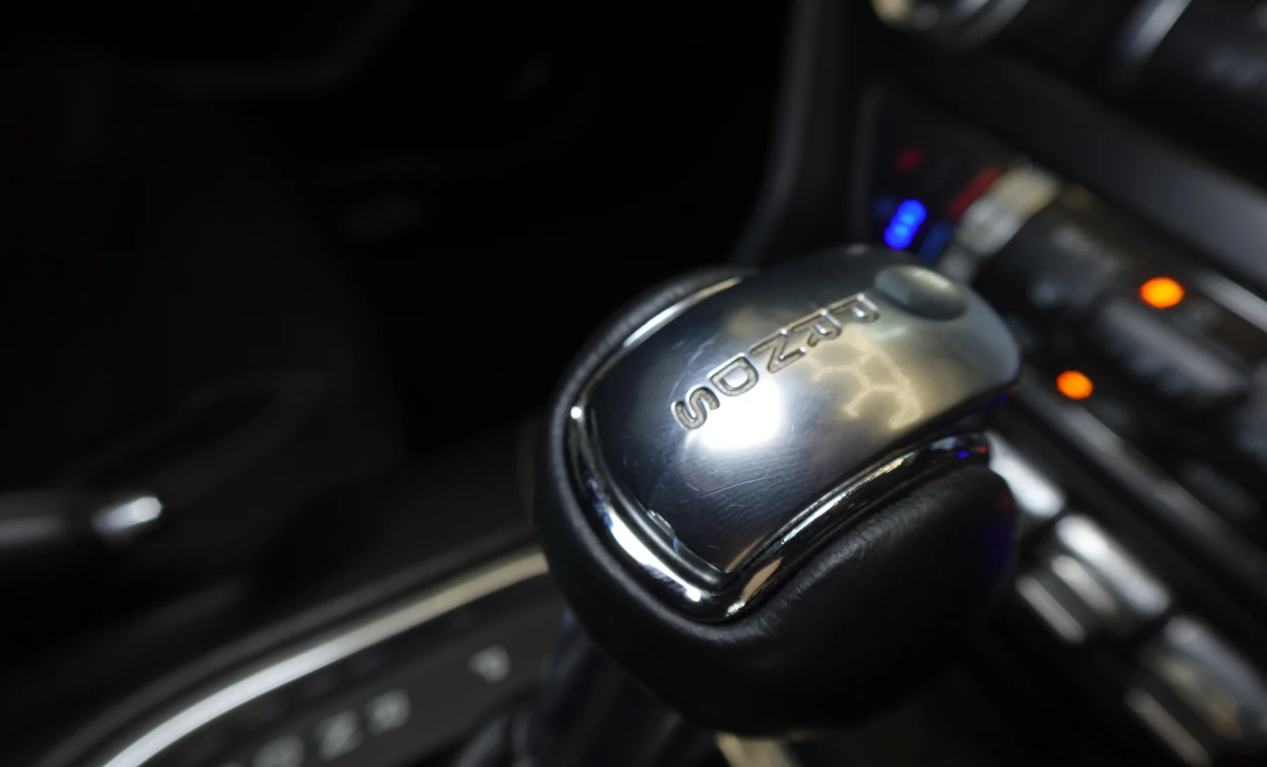 Ford Mustang EcoBoost Premium 2022 — interior 8 de 10
