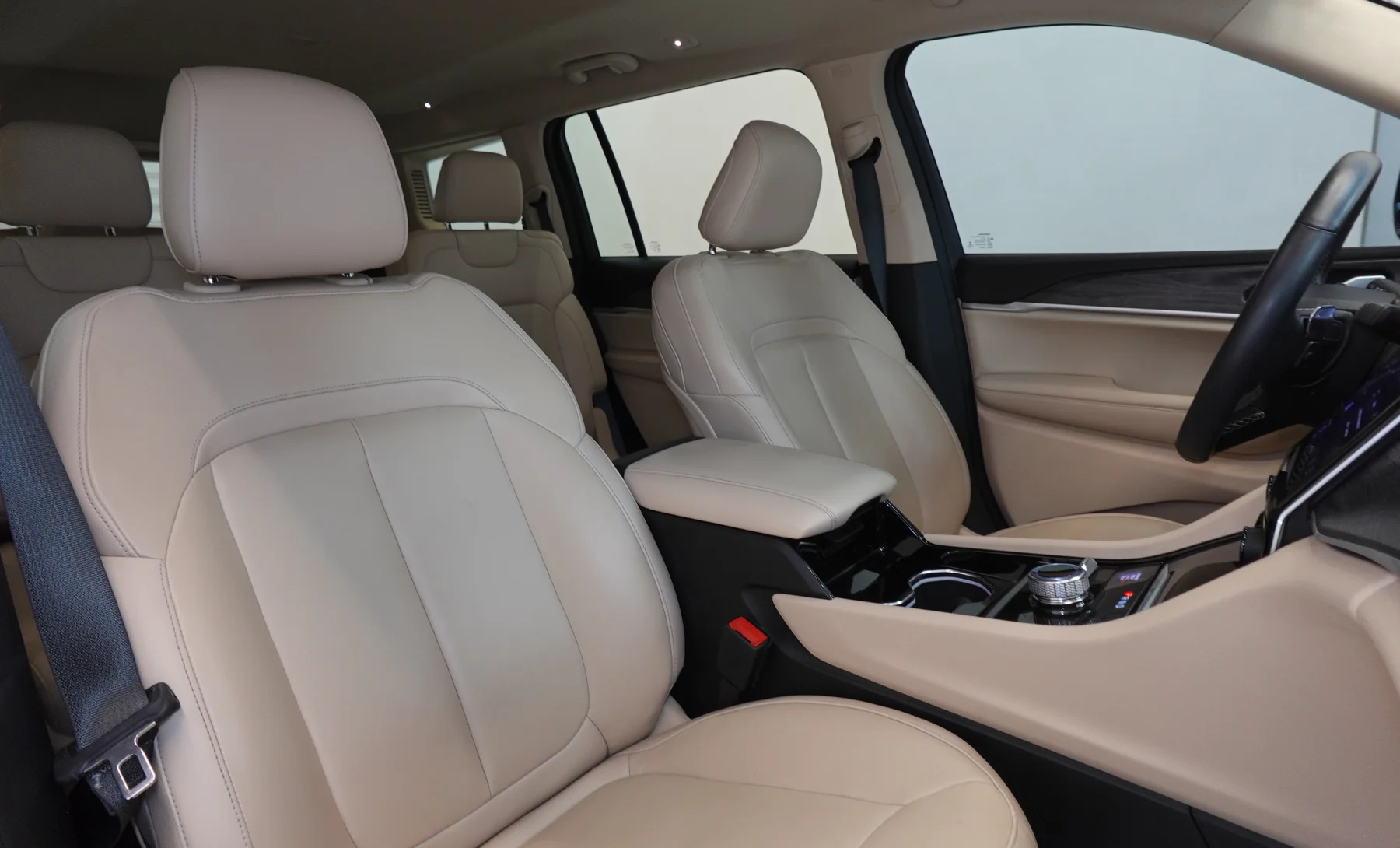 Jeep Grand Cherokee L Limited 2021 — interior 5 de 10