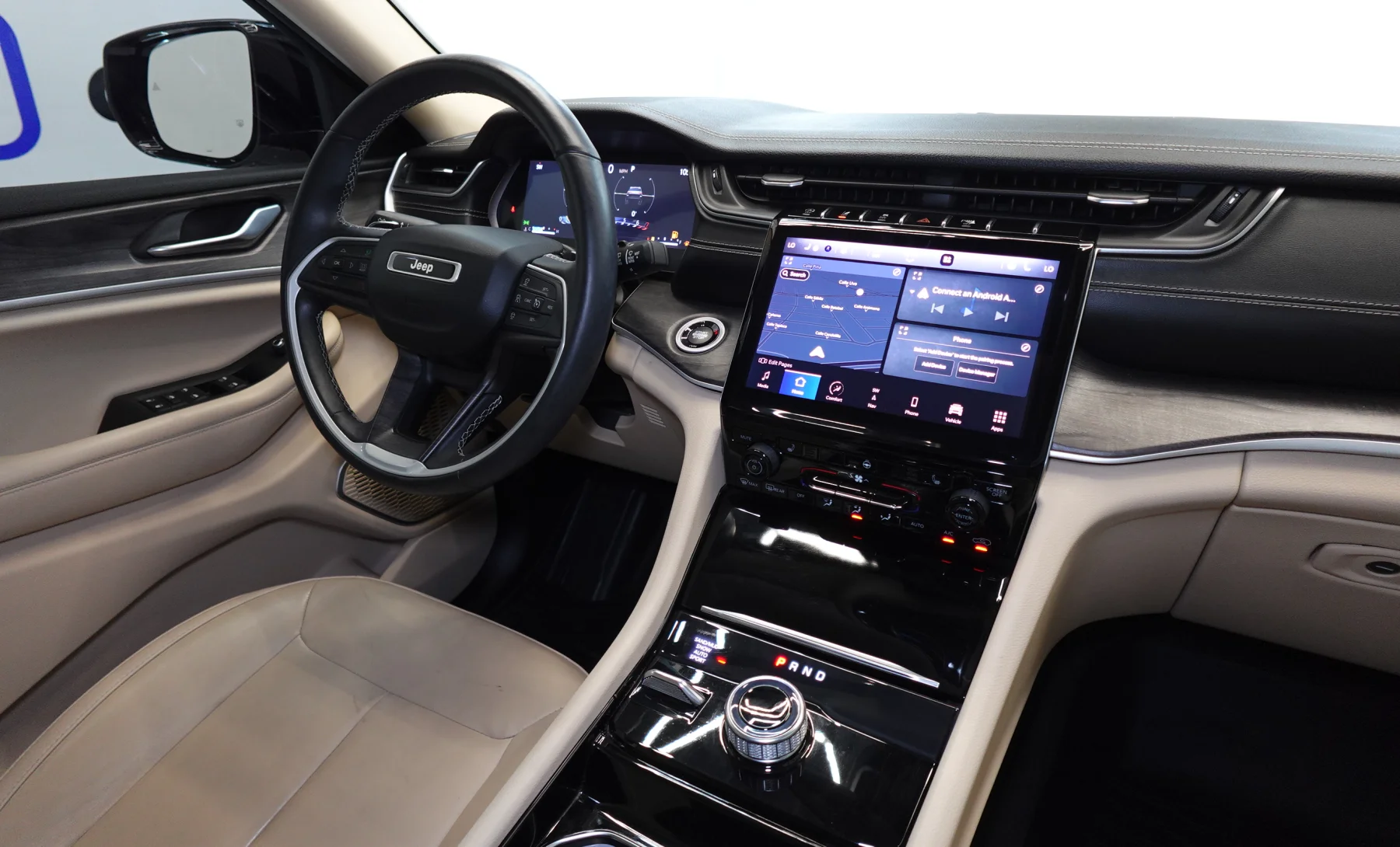 Jeep Grand Cherokee L Limited 2021 — interior 6 de 10