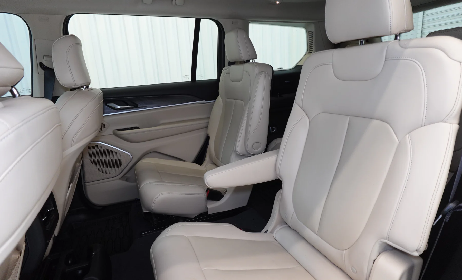 Jeep Grand Cherokee L Limited 2021 — interior 7 de 10