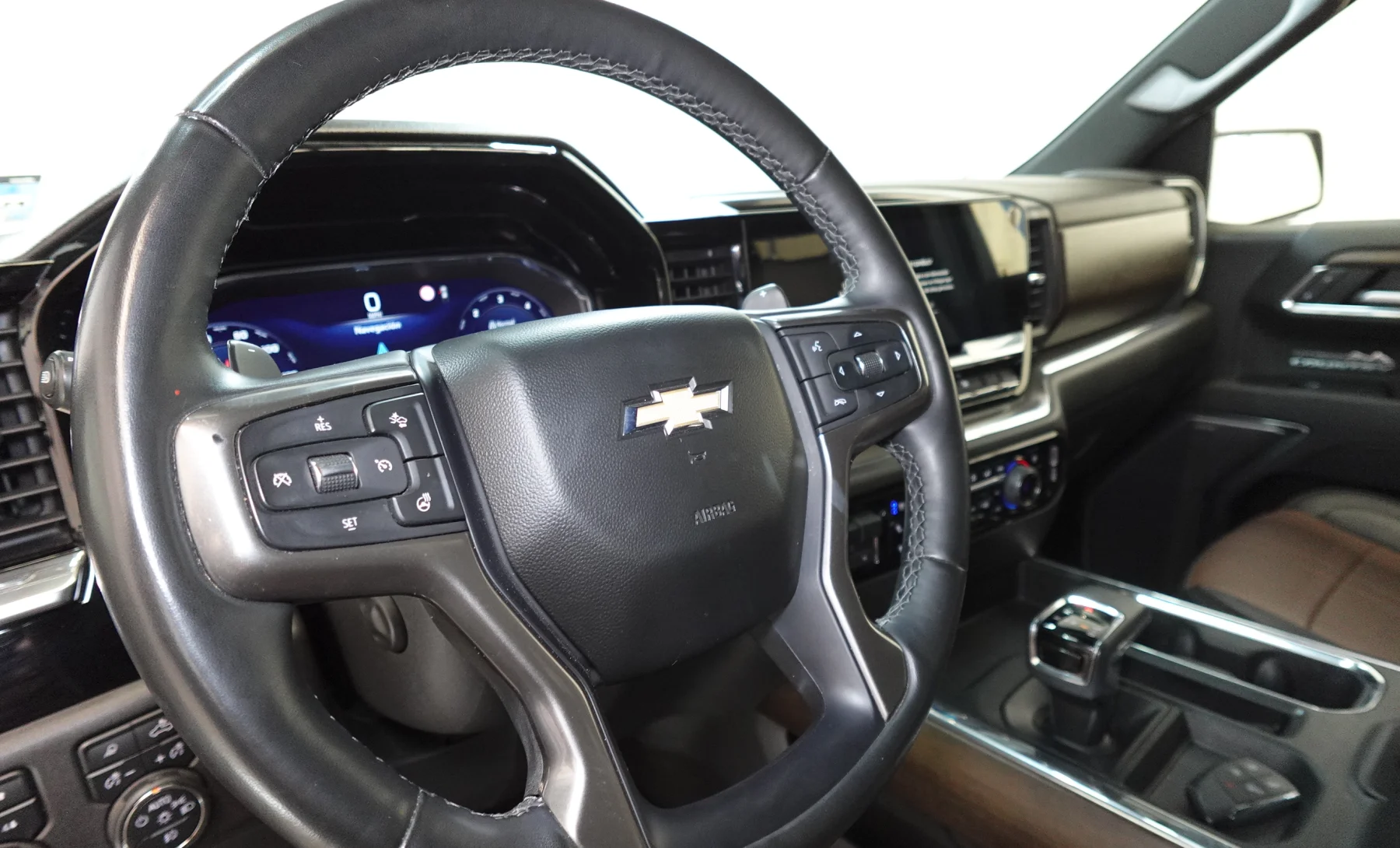 Chevrolet Silverado 1500 High Country 2023 — interior 1 de 10