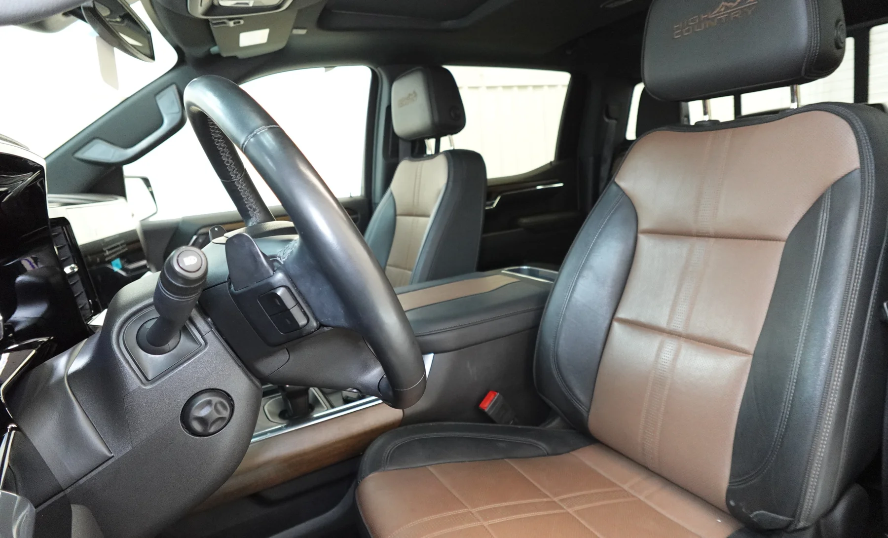 Chevrolet Silverado 1500 High Country 2023 — interior 3 de 10