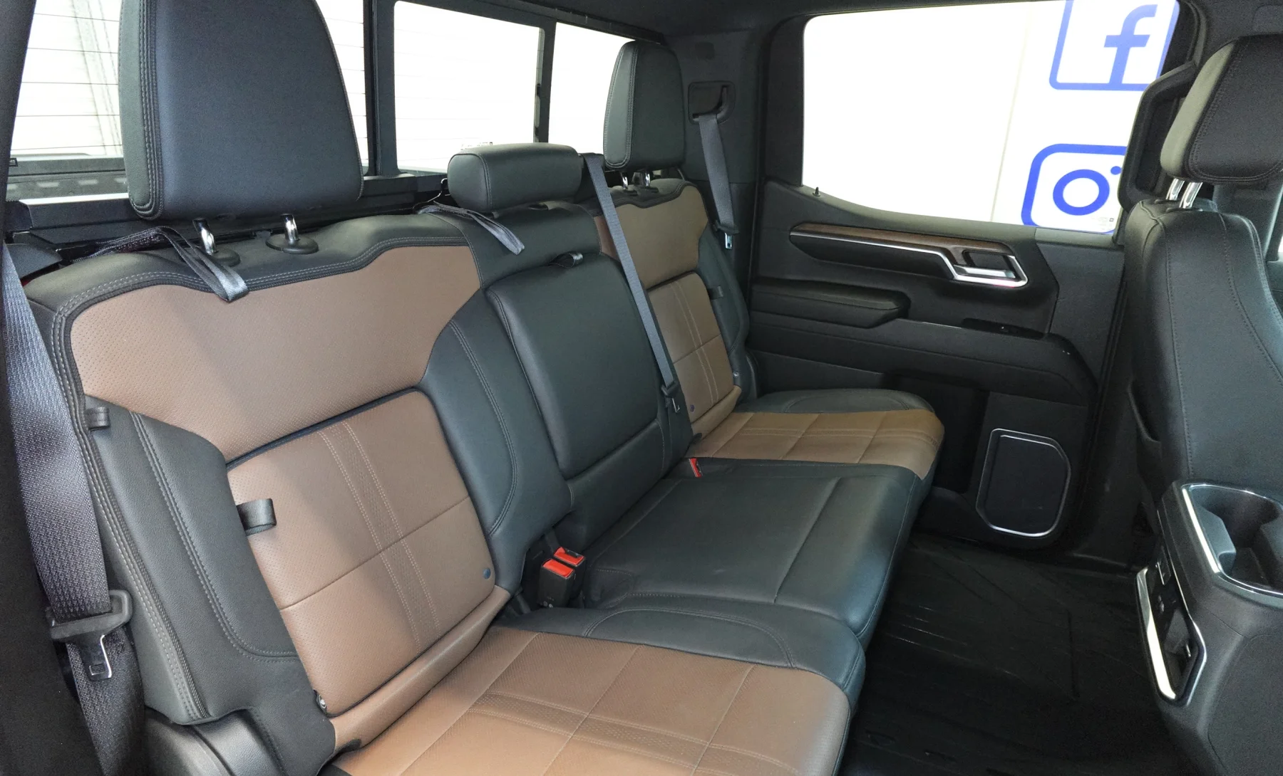 Chevrolet Silverado 1500 High Country 2023 — interior 5 de 10