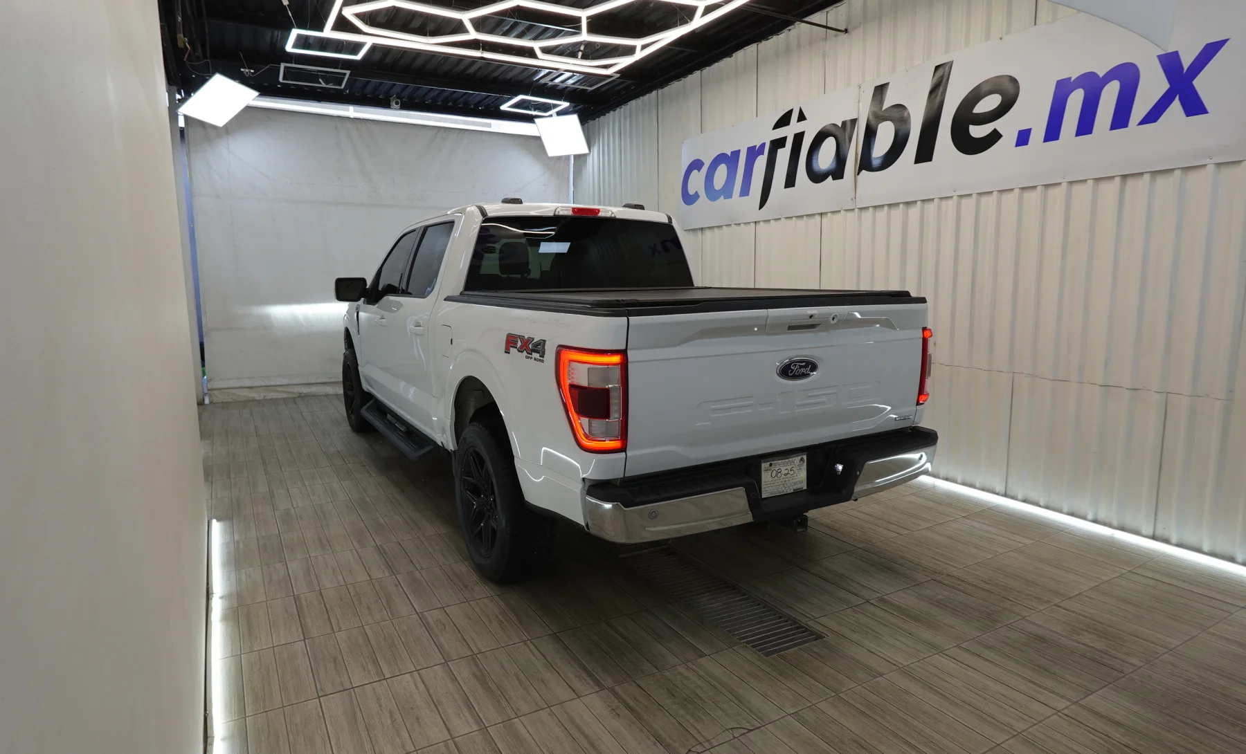 Ford F-150 Lariat 2021 — exterior 6 de 10