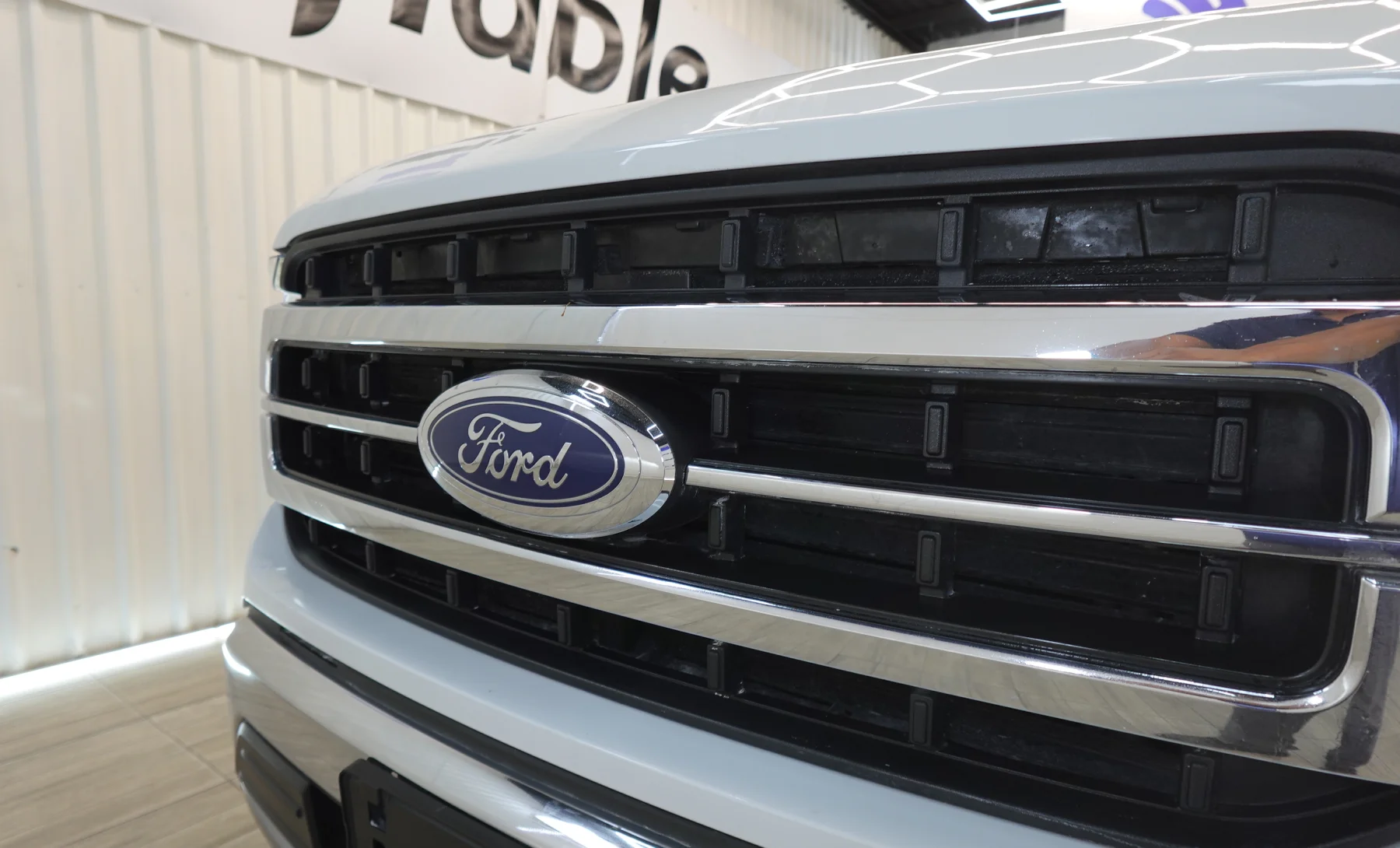 Ford F-150 Lariat 2021 — exterior 7 de 10