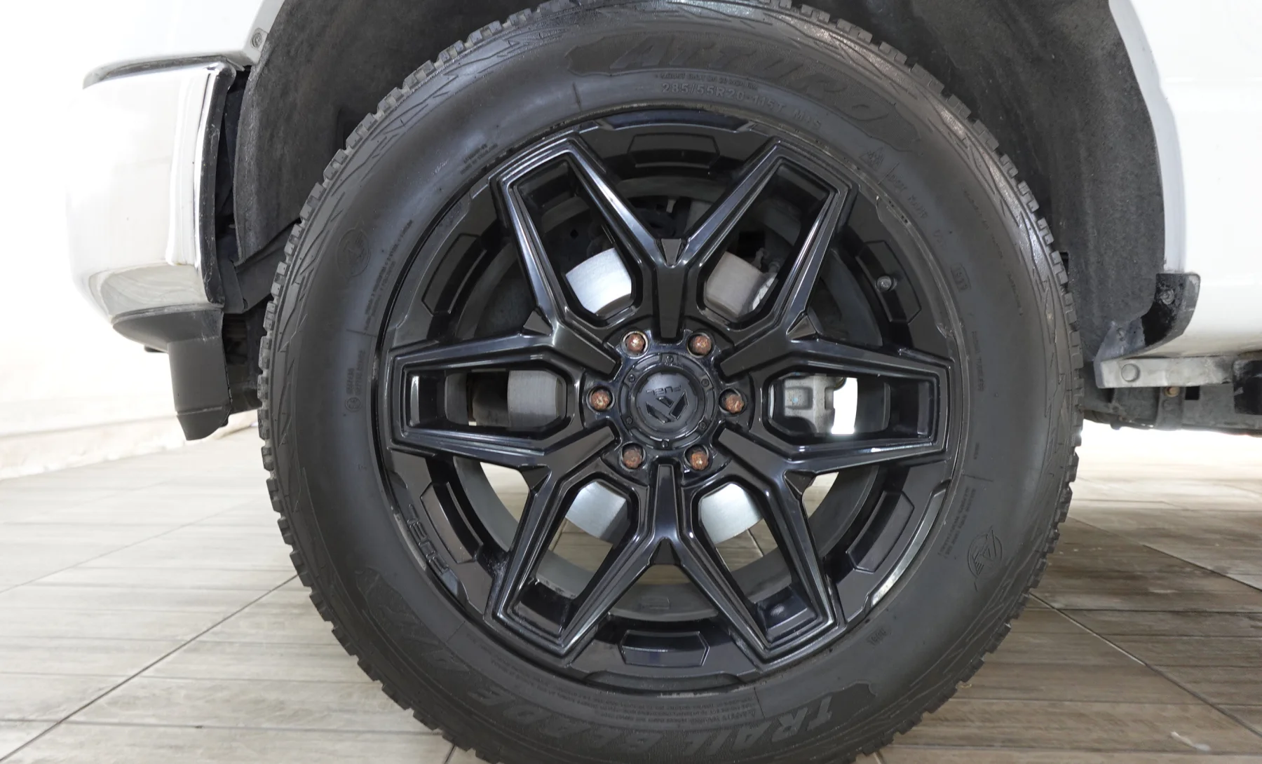 Ford F-150 Lariat 2021 — exterior 10 de 10
