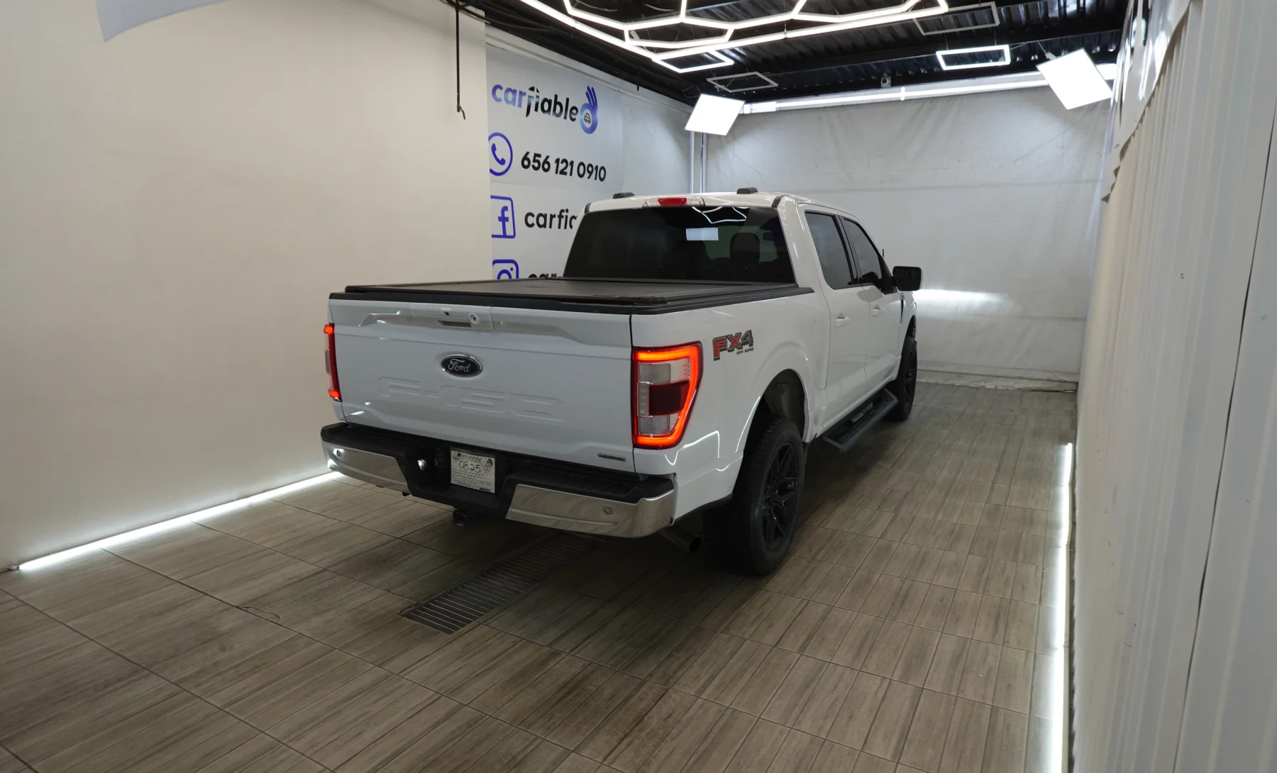 Ford F-150 Lariat 2021 — exterior 4 de 10