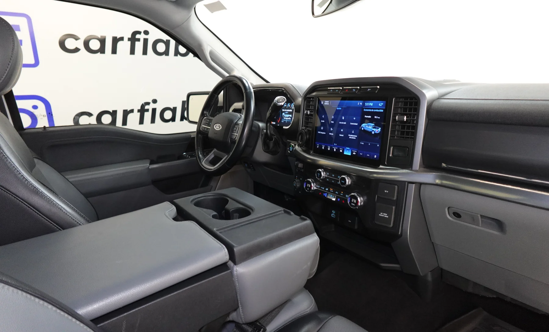 Ford F-150 Lariat 2021 — interior 9 de 10