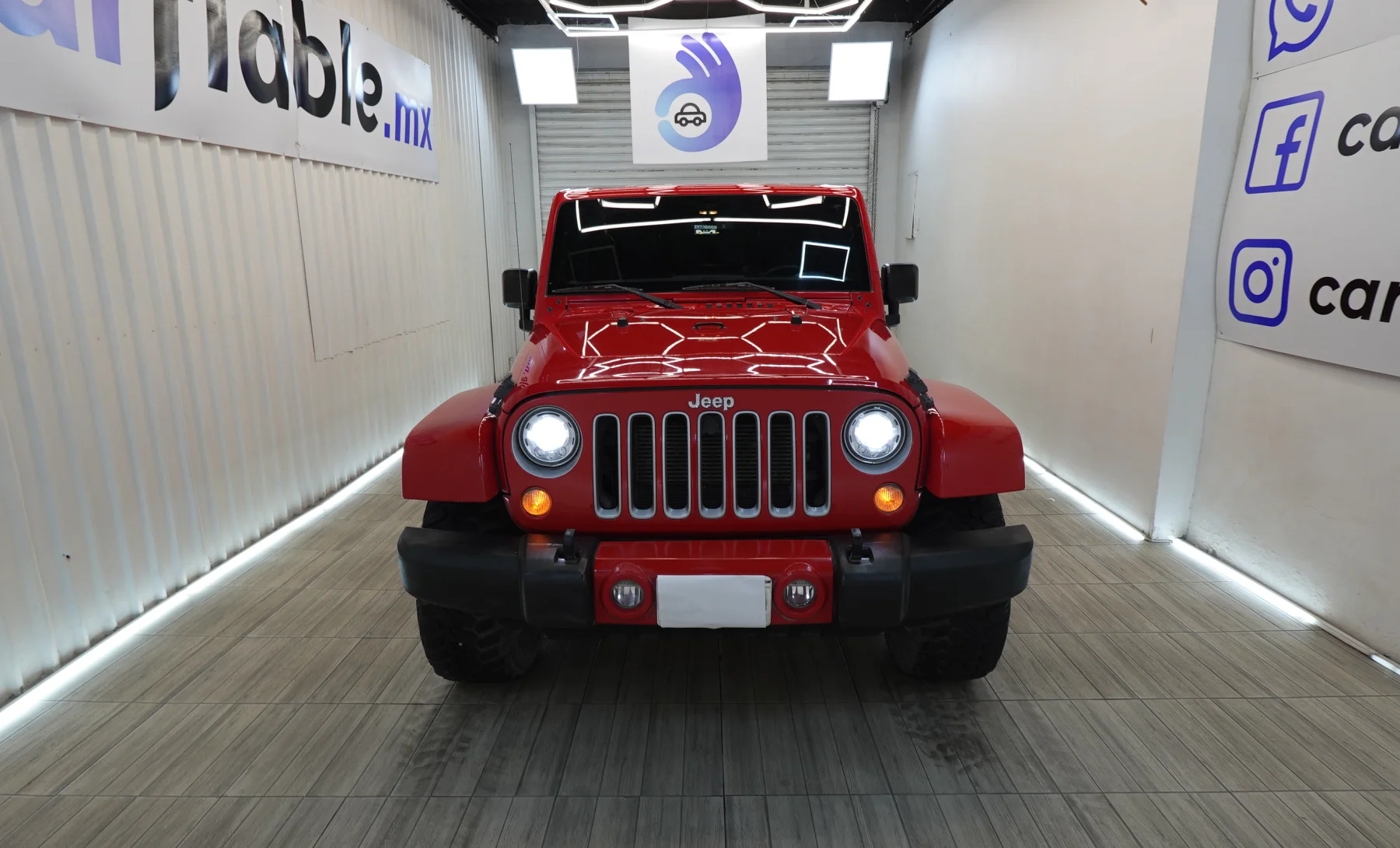 Jeep Wrangler Unlimited Sahara 2018 — exterior 2 de 10