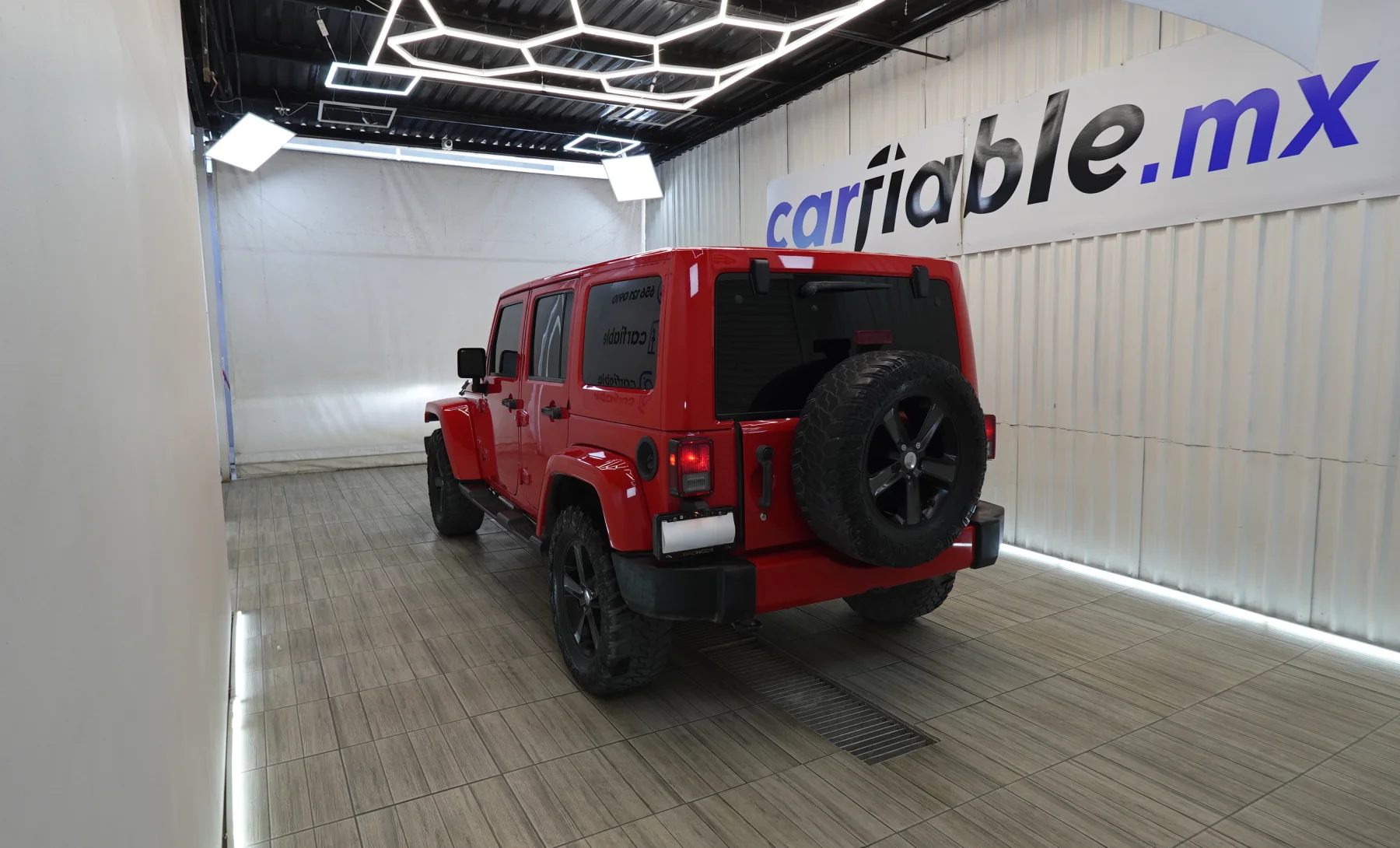 Jeep Wrangler Unlimited Sahara 2018 — exterior 6 de 10