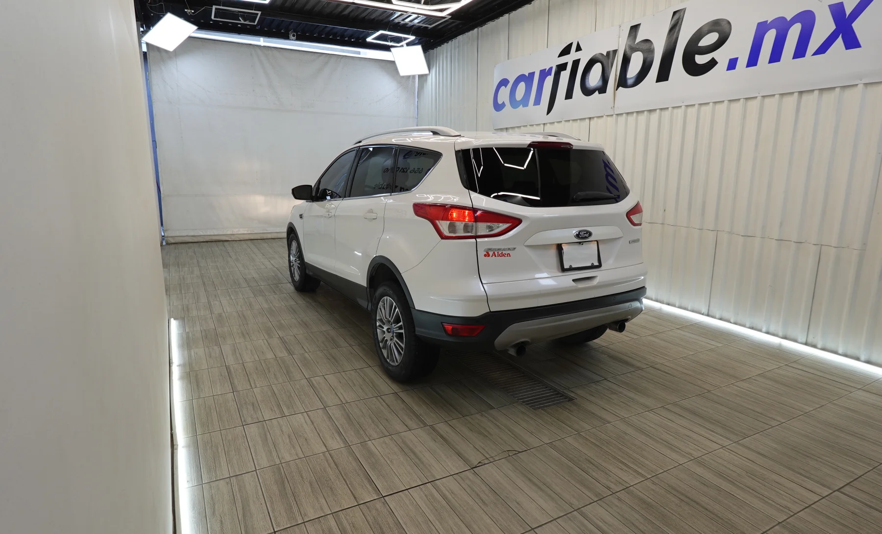 Ford Escape Trend 2015 — exterior 6 de 10
