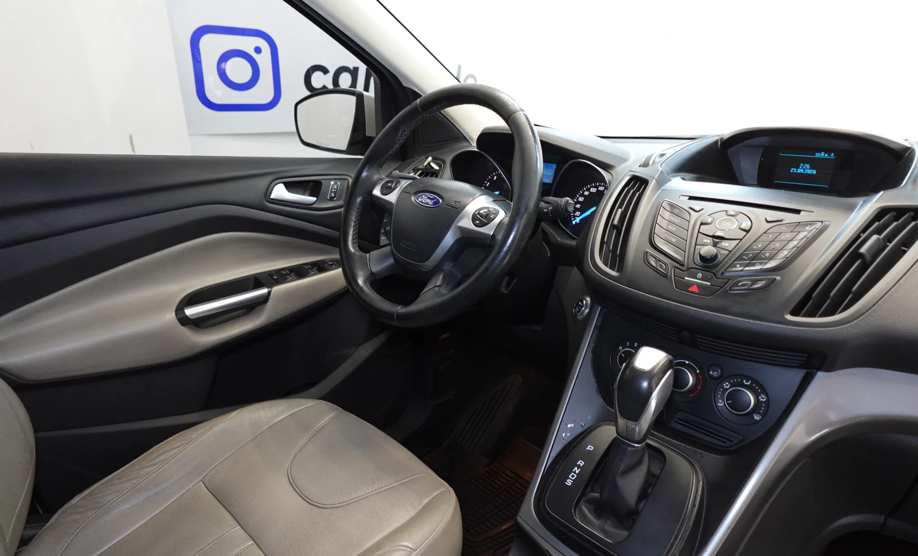 Ford Escape Trend 2015 — interior 5 de 10