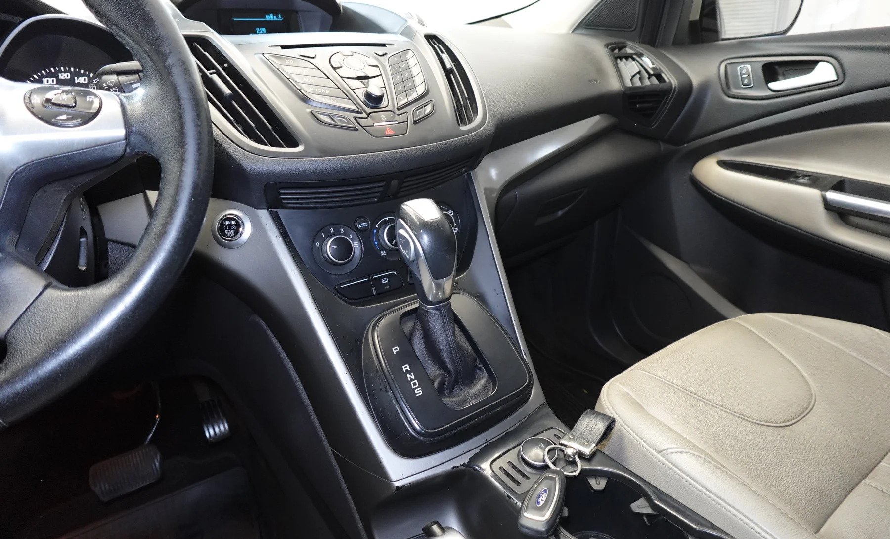 Ford Escape Trend 2015 — interior 9 de 10