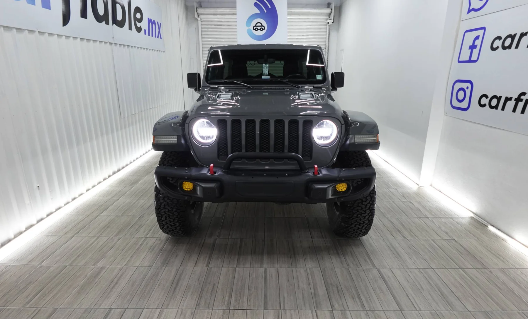 Jeep Wrangler Rubicon Deluxe 2019 — exterior 2 de 5