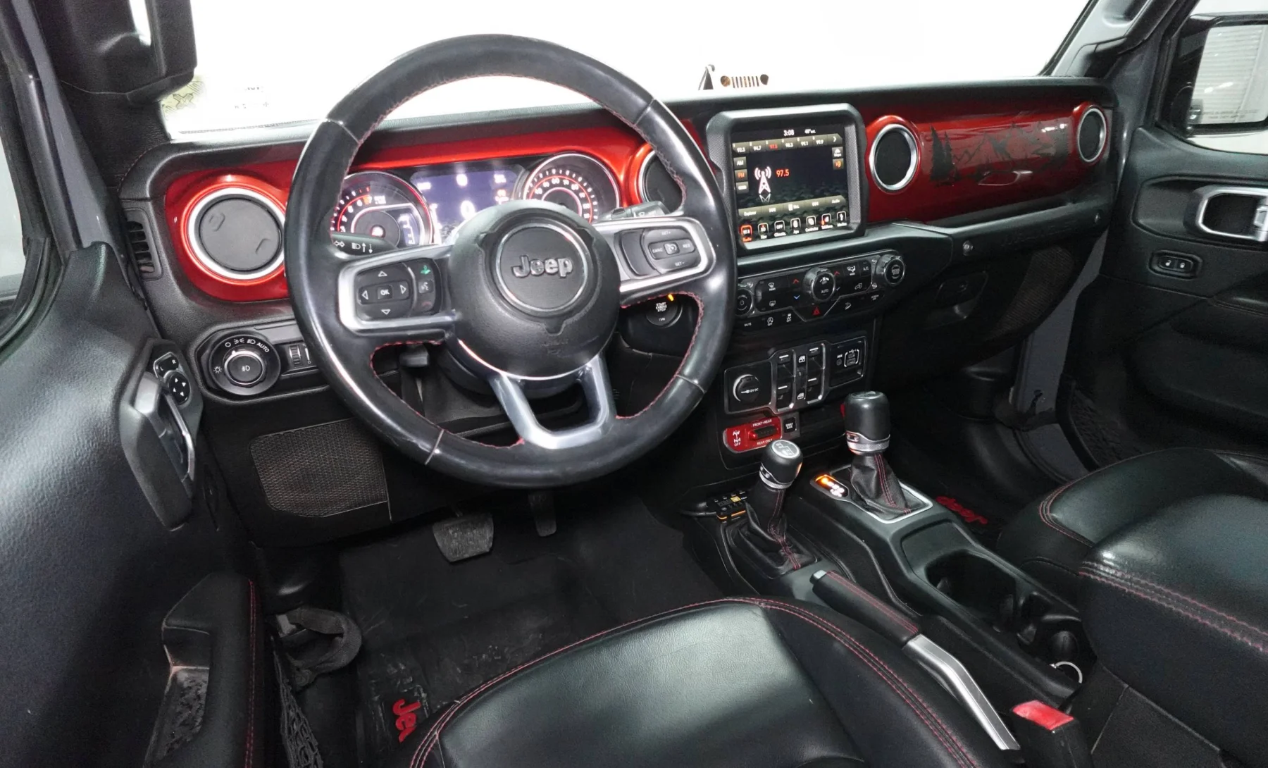Jeep Wrangler Rubicon Deluxe 2019 — interior 3 de 4