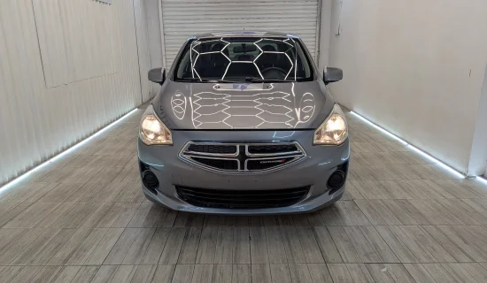 Dodge Attitude SE 2022 — exterior 2 de 10