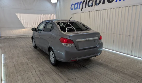 Dodge Attitude SE 2022 — exterior 6 de 10
