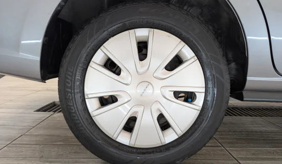 Dodge Attitude SE 2022 — exterior 10 de 10