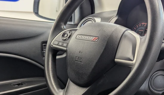 Dodge Attitude SE 2022 — interior 7 de 10
