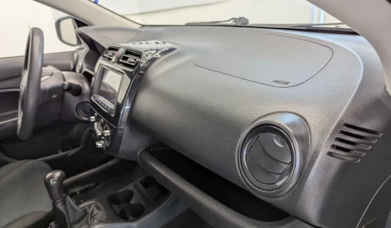 Dodge Attitude SE 2022 — interior 8 de 10