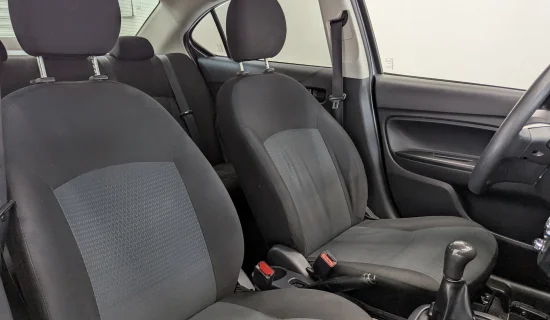 Dodge Attitude SE 2022 — interior 10 de 10