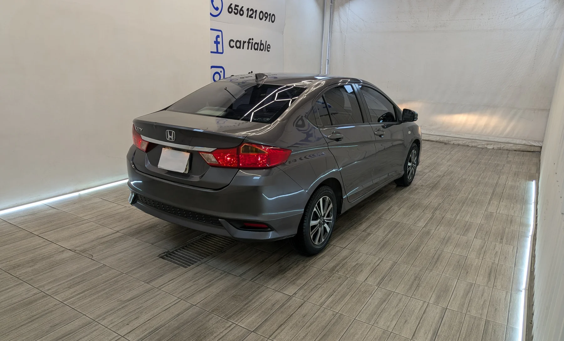 Honda City LX 2018 — exterior 4 de 10