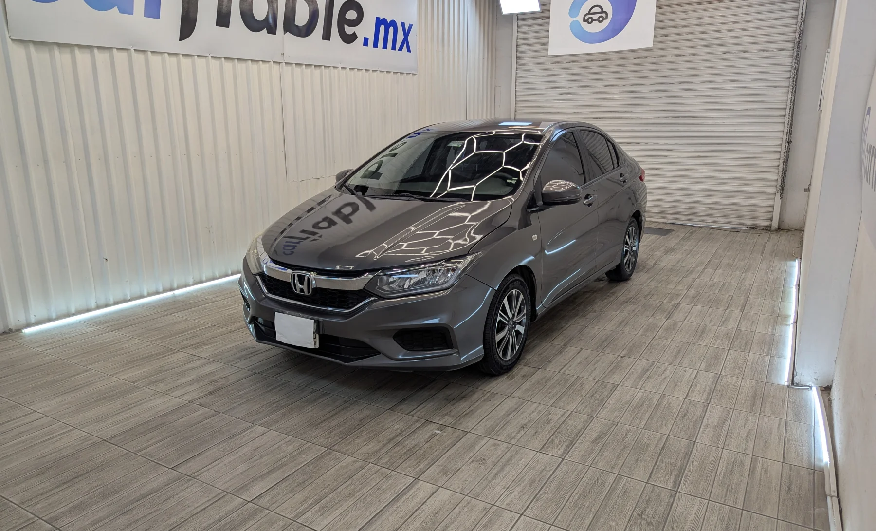 Honda City LX 2018 — exterior 1 de 10