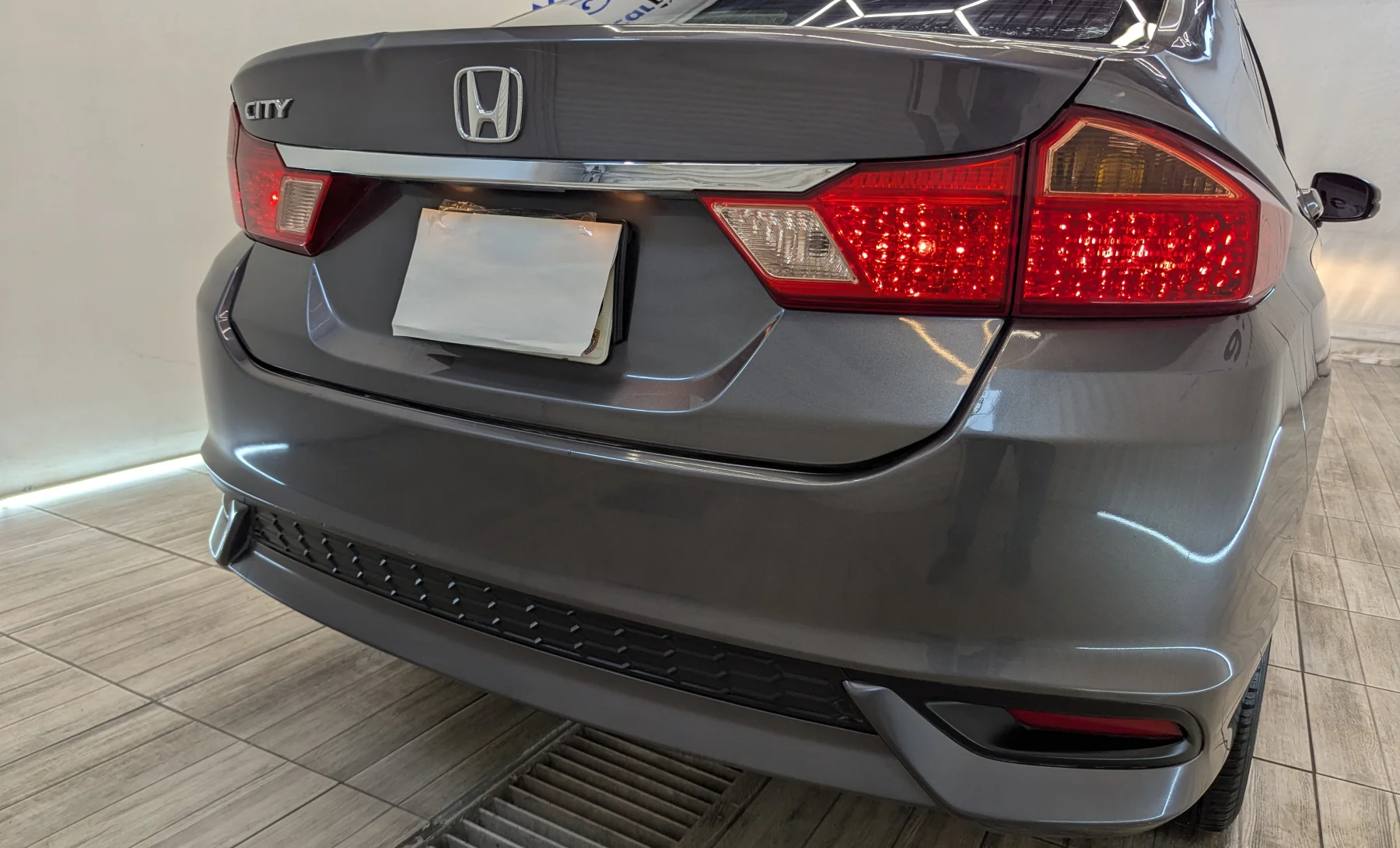 Honda City LX 2018 — exterior 9 de 10