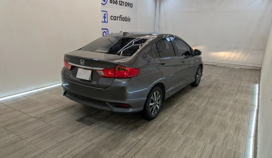 Honda City LX 2018 — exterior 4 de 10