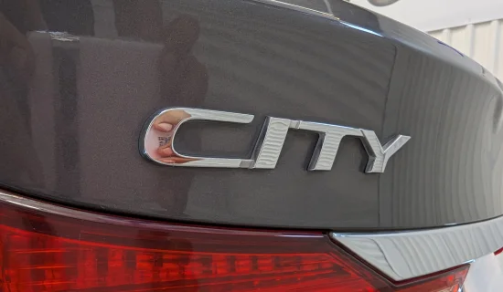 Honda City LX 2018 — exterior 8 de 10