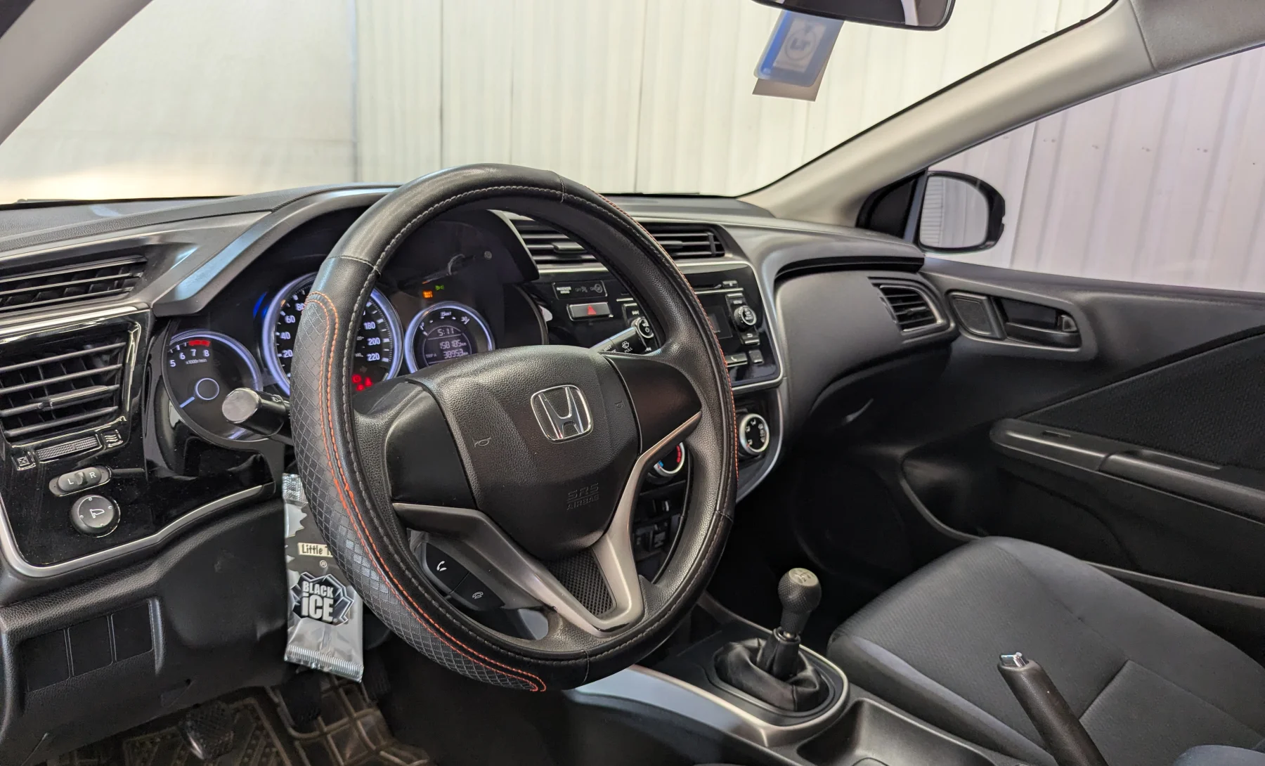 Honda City LX 2018 — interior 1 de 10