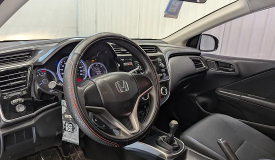 Honda City LX 2018 — interior 1 de 10