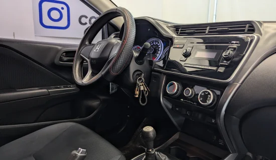 Honda City LX 2018 — interior 7 de 10