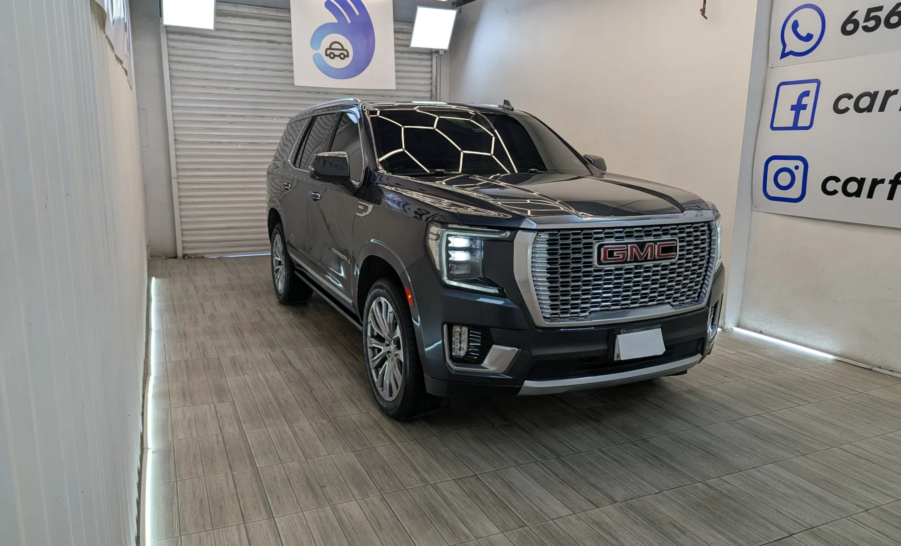 GMC Yukon Denali 2021 — exterior 3 de 10