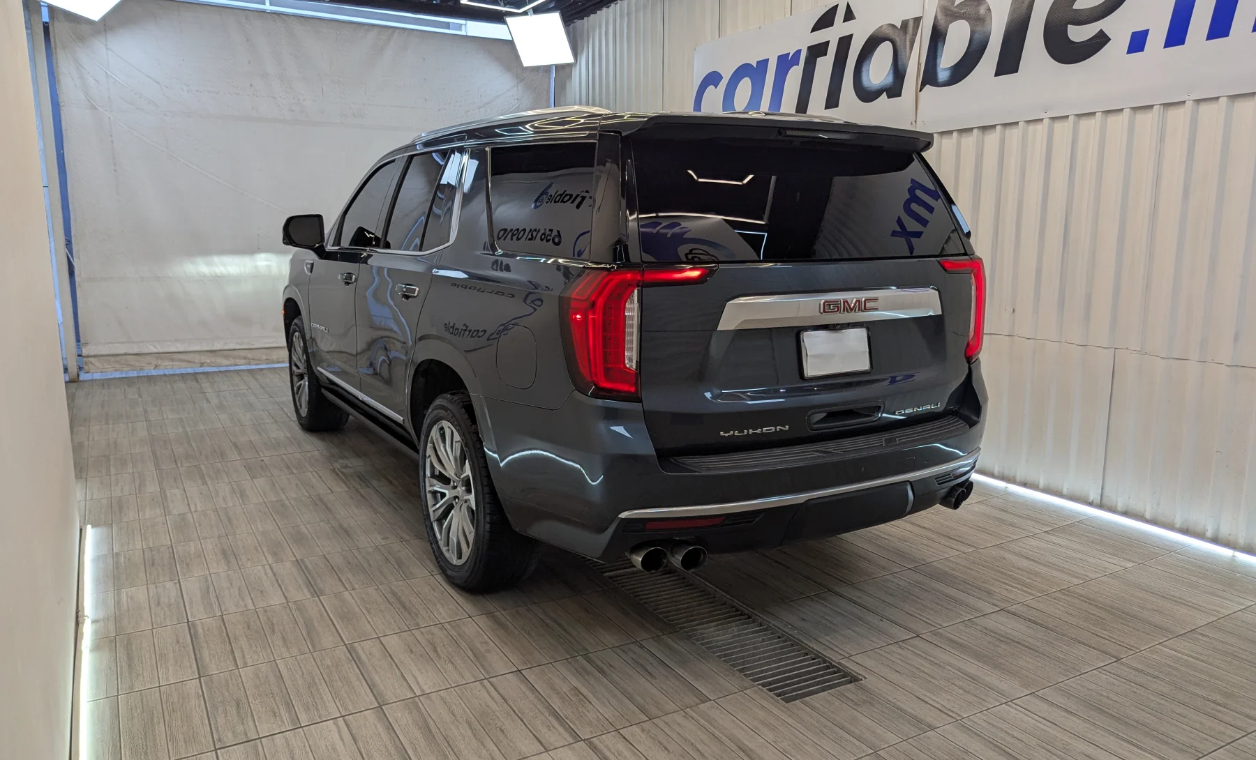GMC Yukon Denali 2021 — exterior 6 de 10