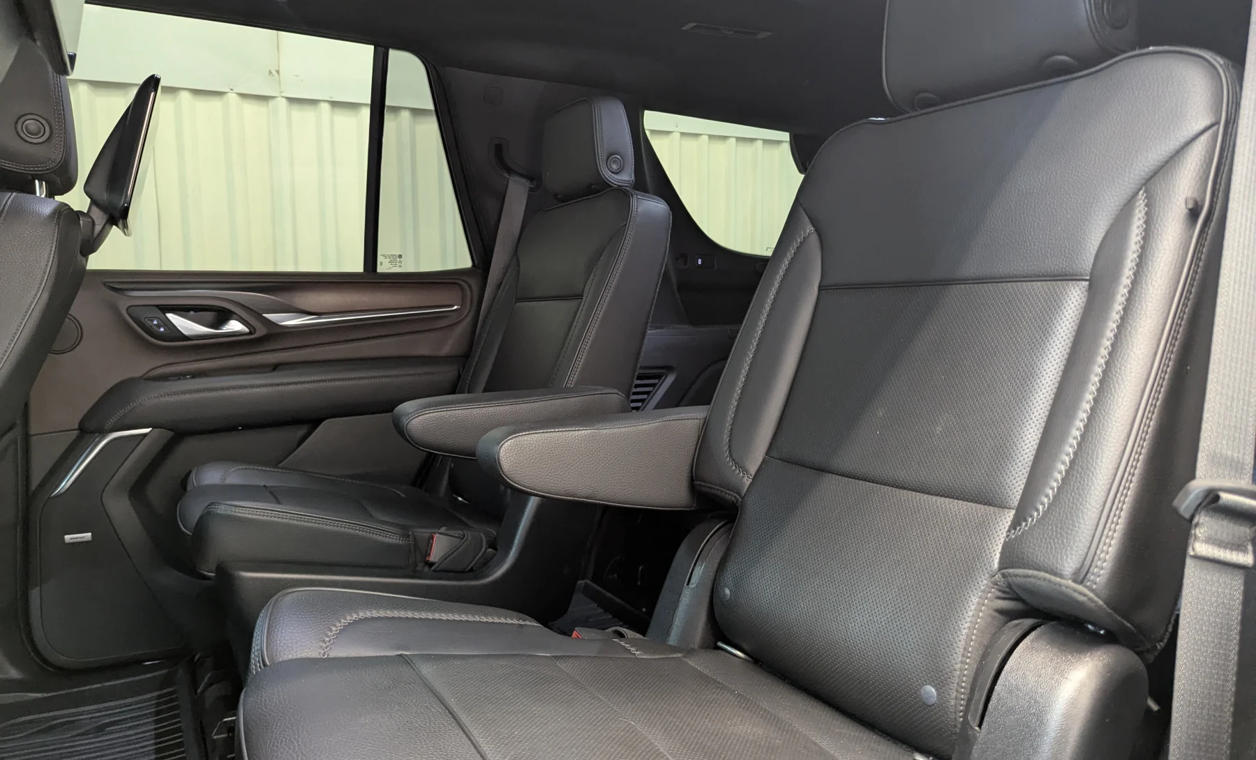 GMC Yukon Denali 2021 — interior 8 de 10