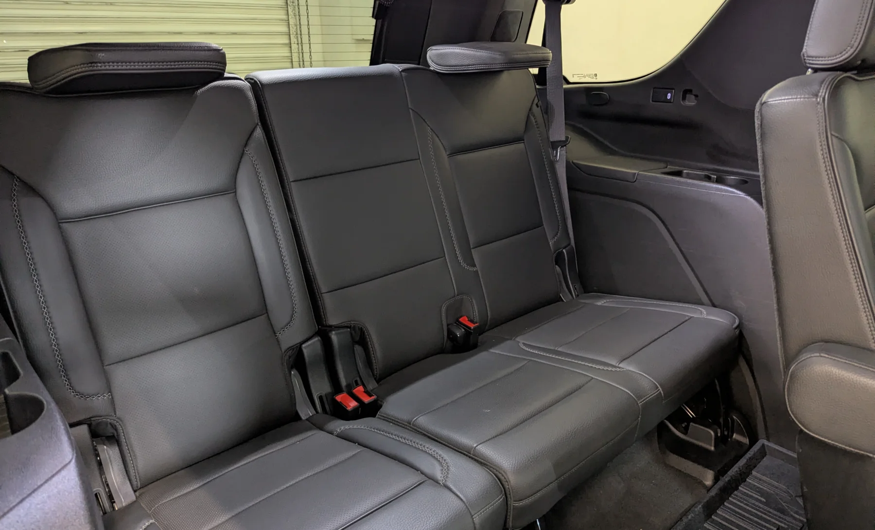 GMC Yukon Denali 2021 — interior 9 de 10