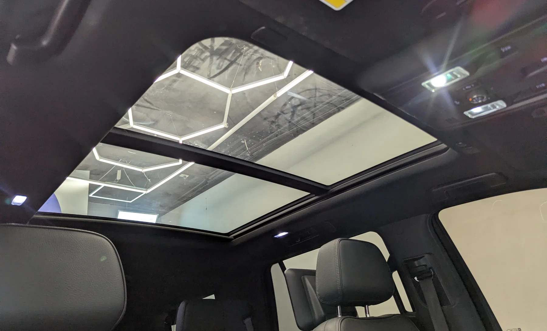 GMC Yukon Denali 2021 — interior 10 de 10
