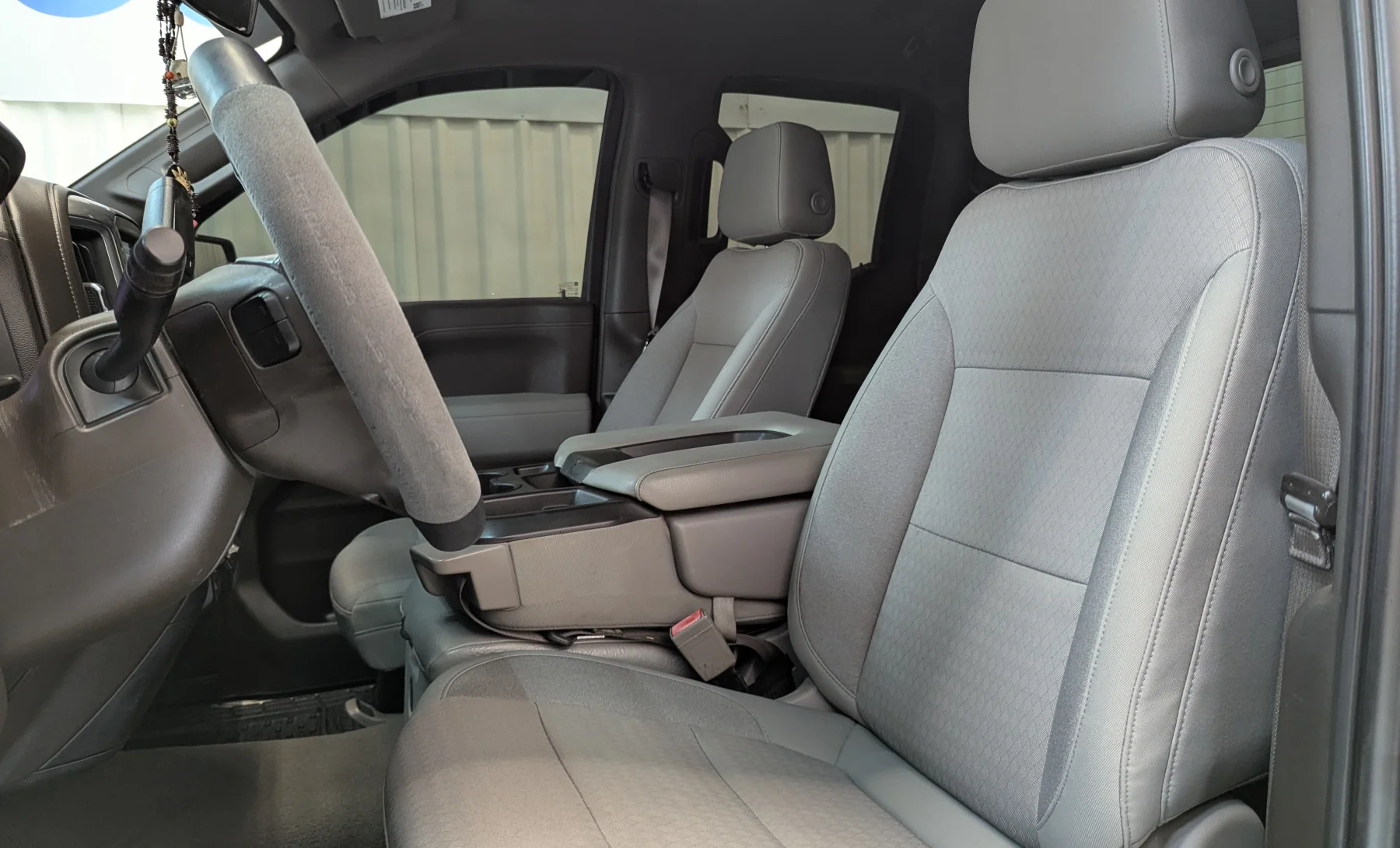 Chevrolet Silverado 1500 Custom 2019 — interior 3 de 10