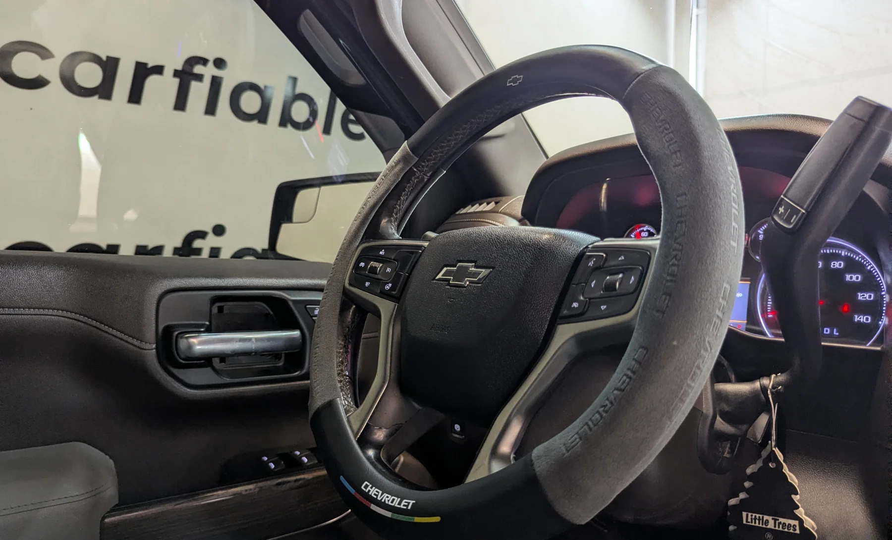 Chevrolet Silverado 1500 Custom 2019 — interior 2 de 10
