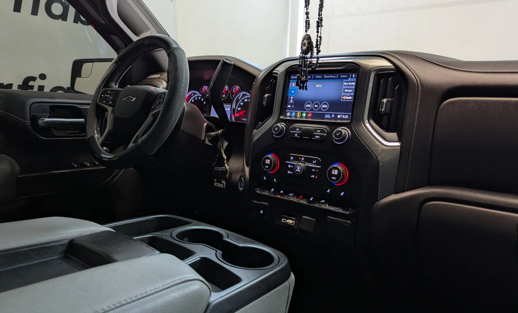 Chevrolet Silverado 1500 Custom 2019 — interior 7 de 10