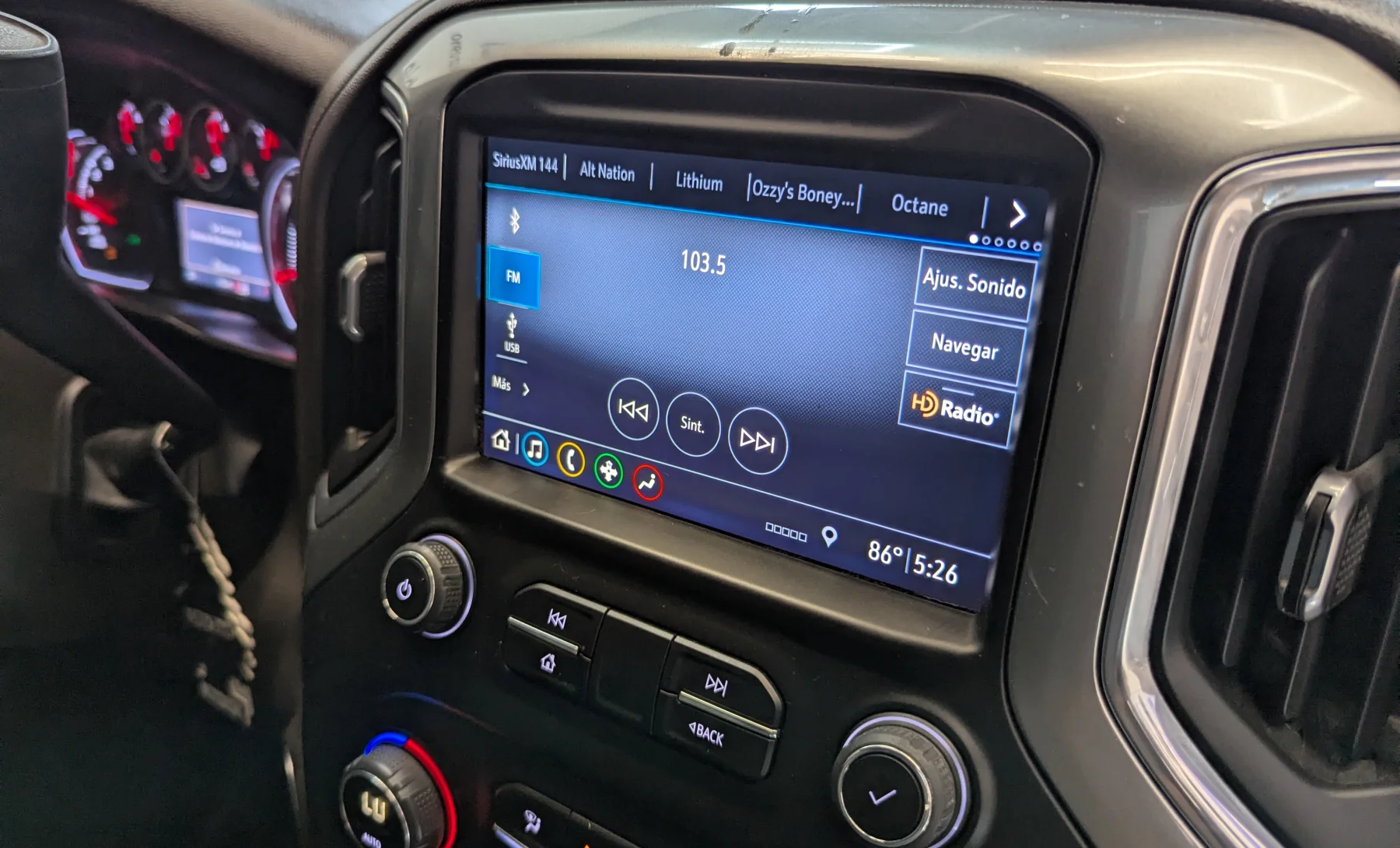 Chevrolet Silverado 1500 Custom 2019 — interior 5 de 10