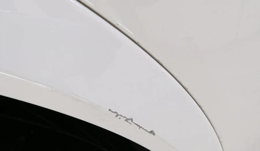 Porsche Cayenne S 2023 — imperfección 1 de 3