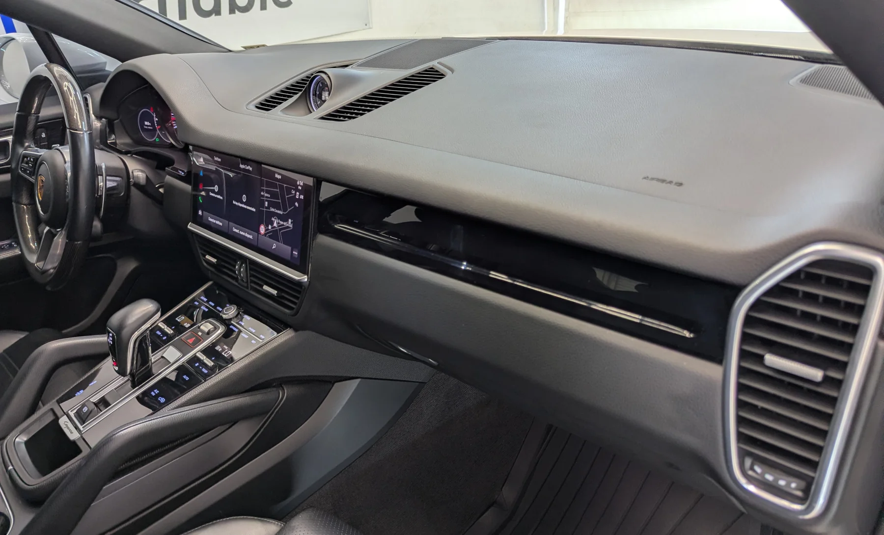 Porsche Cayenne S 2023 — interior 6 de 10