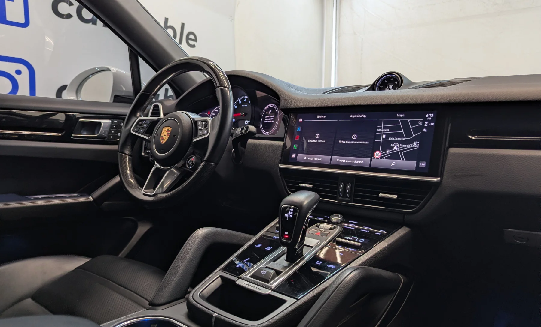 Porsche Cayenne S 2023 — interior 7 de 10