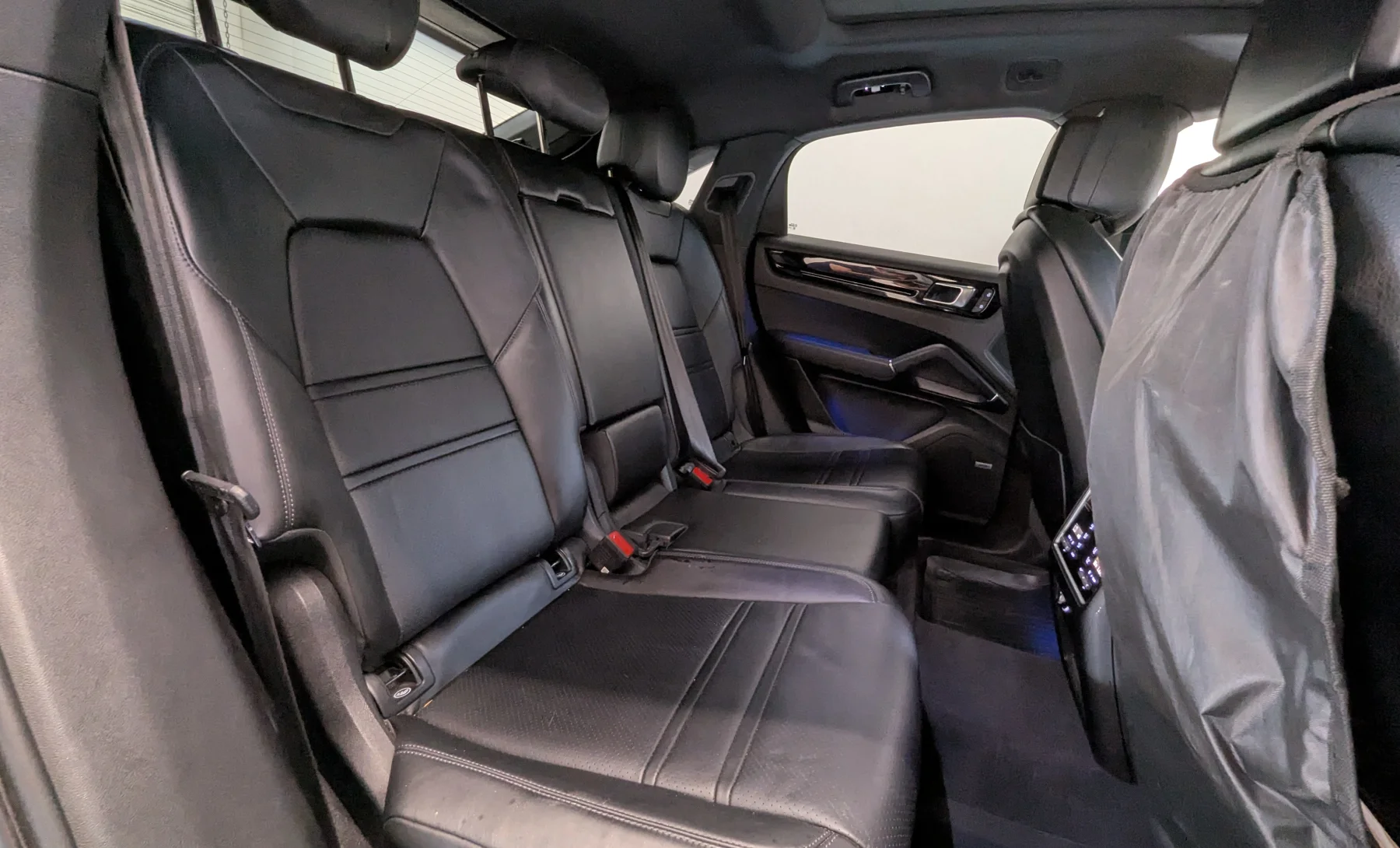 Porsche Cayenne S 2023 — interior 9 de 10